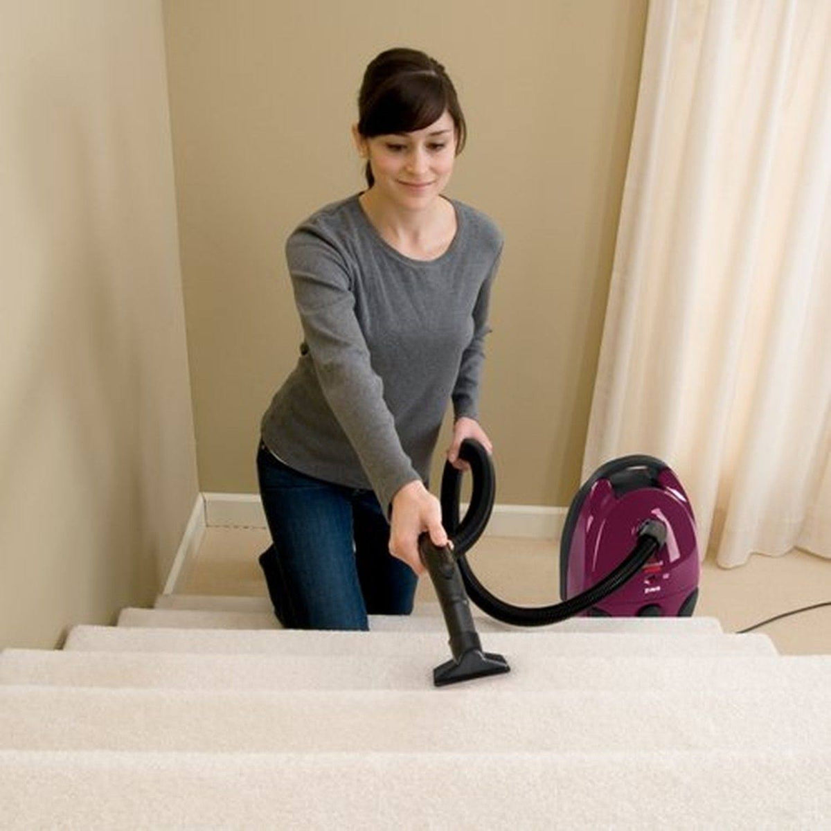 Bagged Canister Vacuum I2525