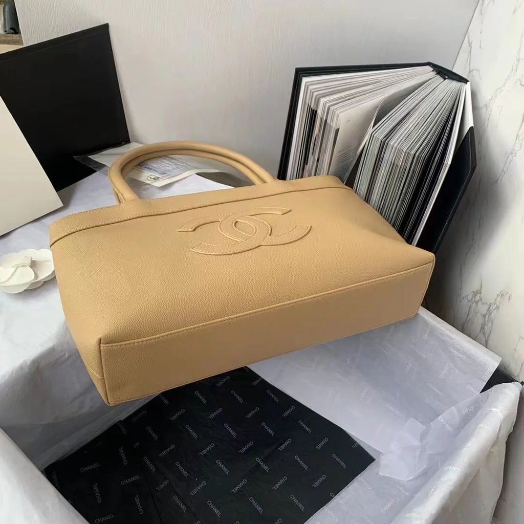 Vintage Caviar East West Beige Tote D9446