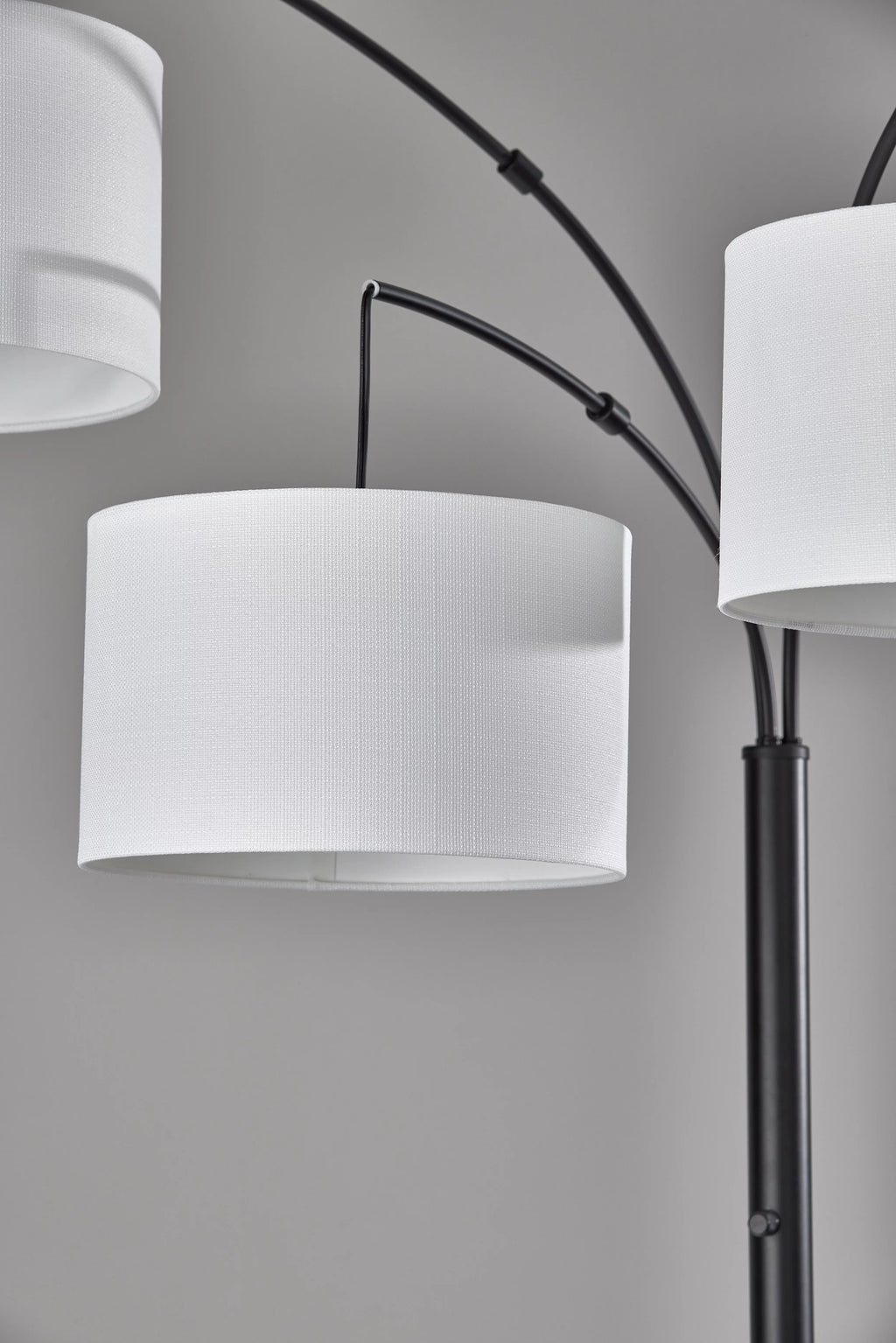 Matte Black 3 Head Arc Floor Lamp Y5596