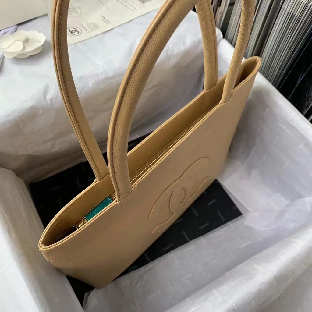 Vintage Caviar East West Beige Tote D9446