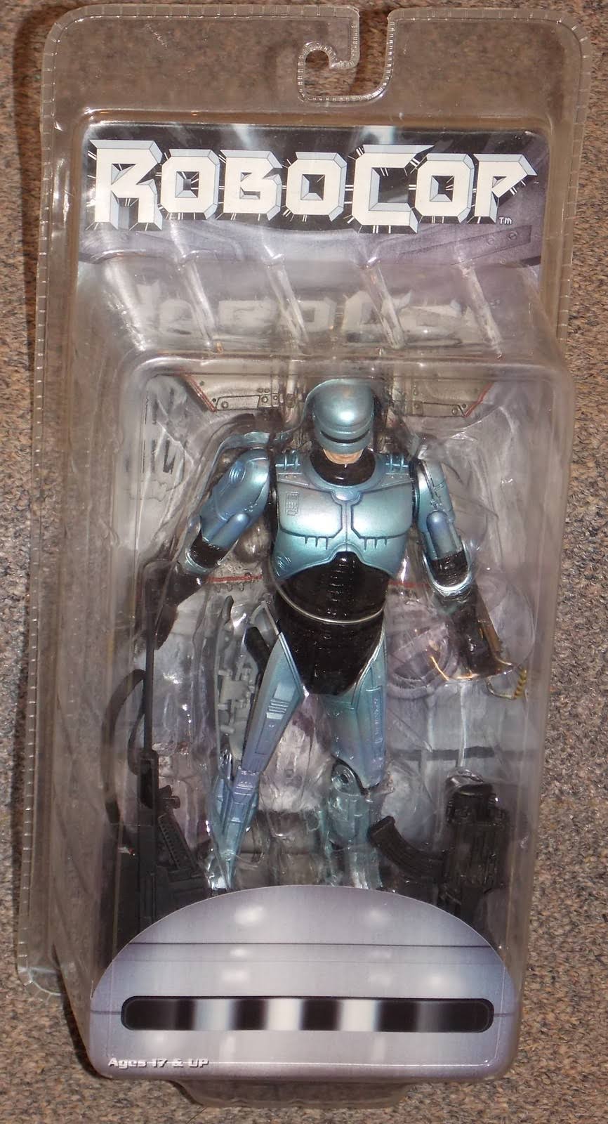 7x22 Ultra Deluxe Figure with Jetpack and Assault Cannon B240596