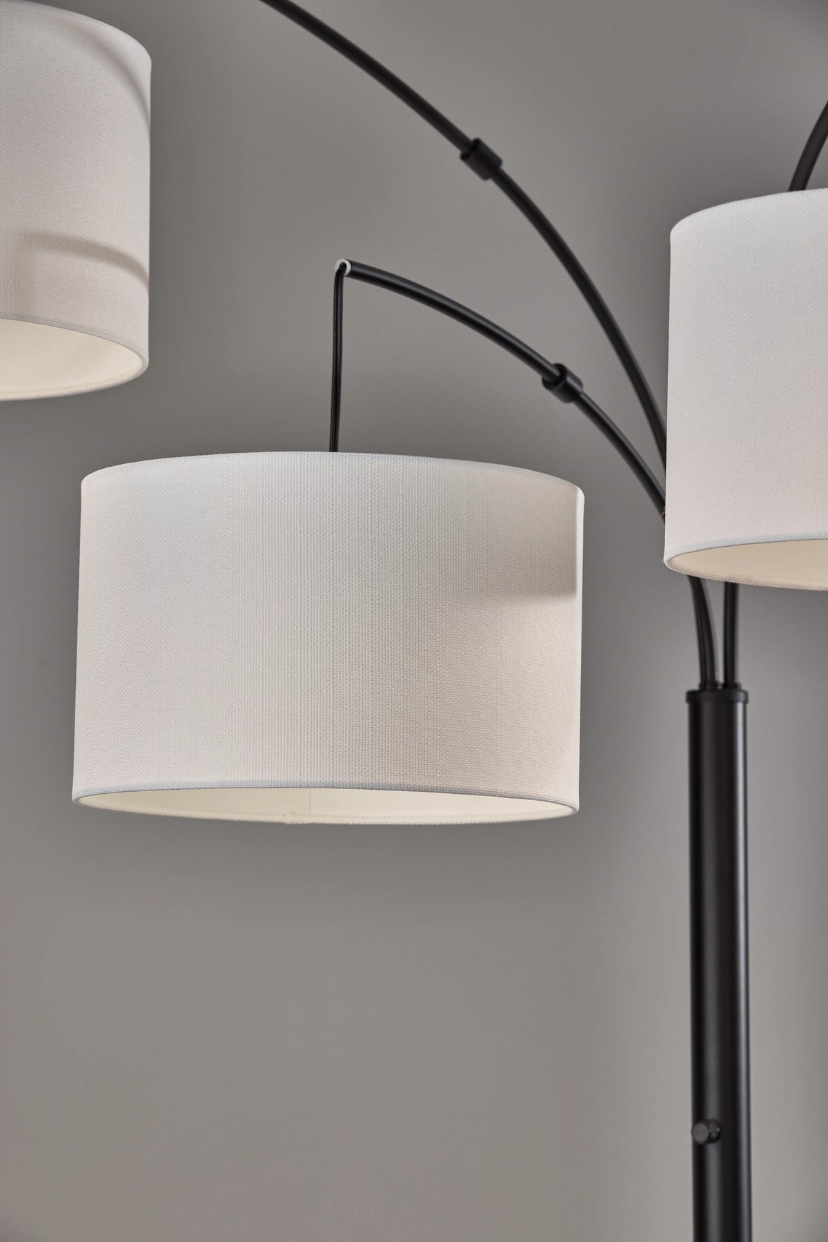 Matte Black 3 Head Arc Floor Lamp Y5596