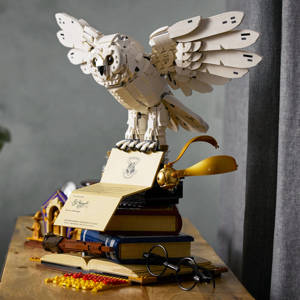 LEGO Harry Potter Hogwarts Icons Collectors' Edition Hedwig Owl Model with 3 Exclusive Golden Minifigures F617