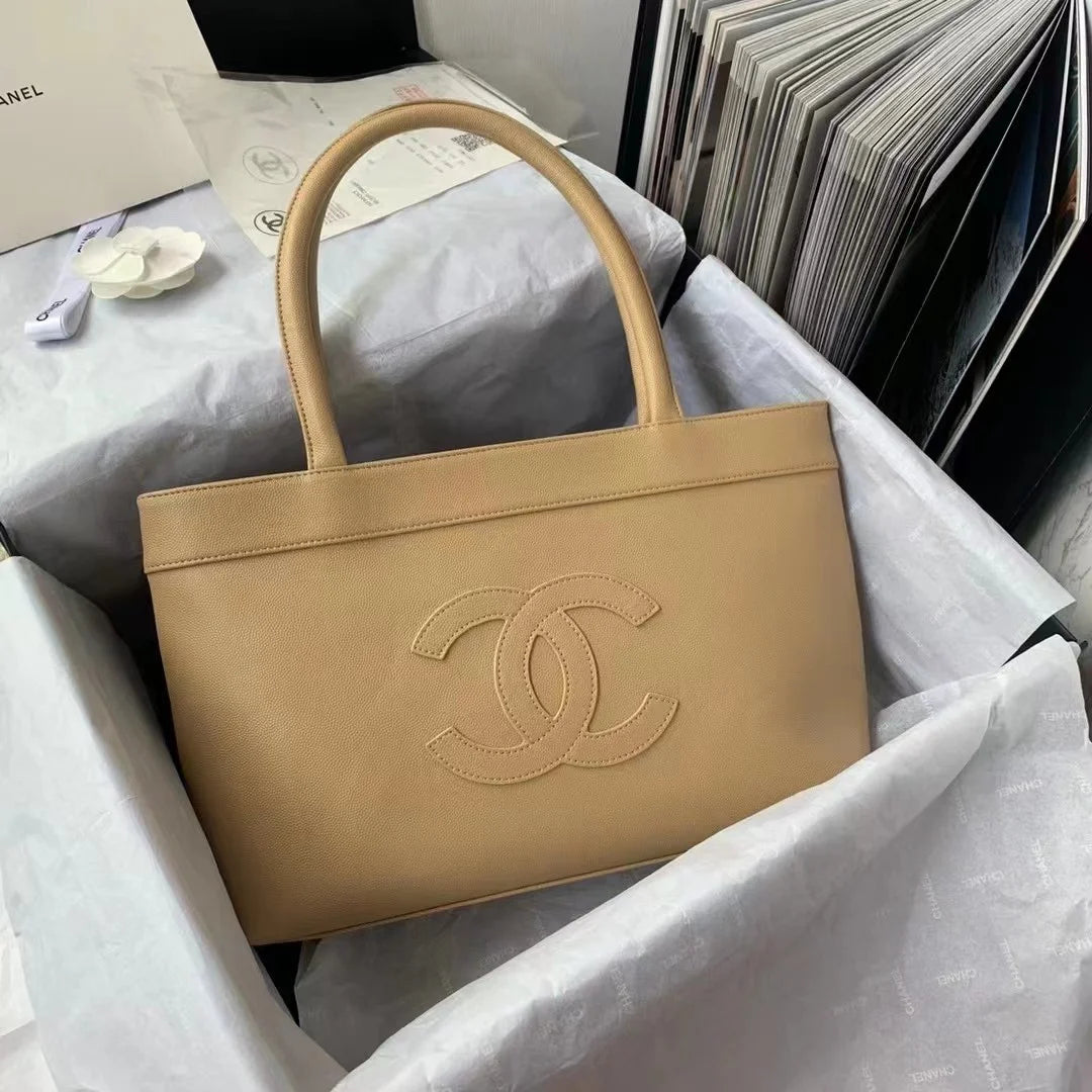 Vintage Caviar East West Beige Tote D9446
