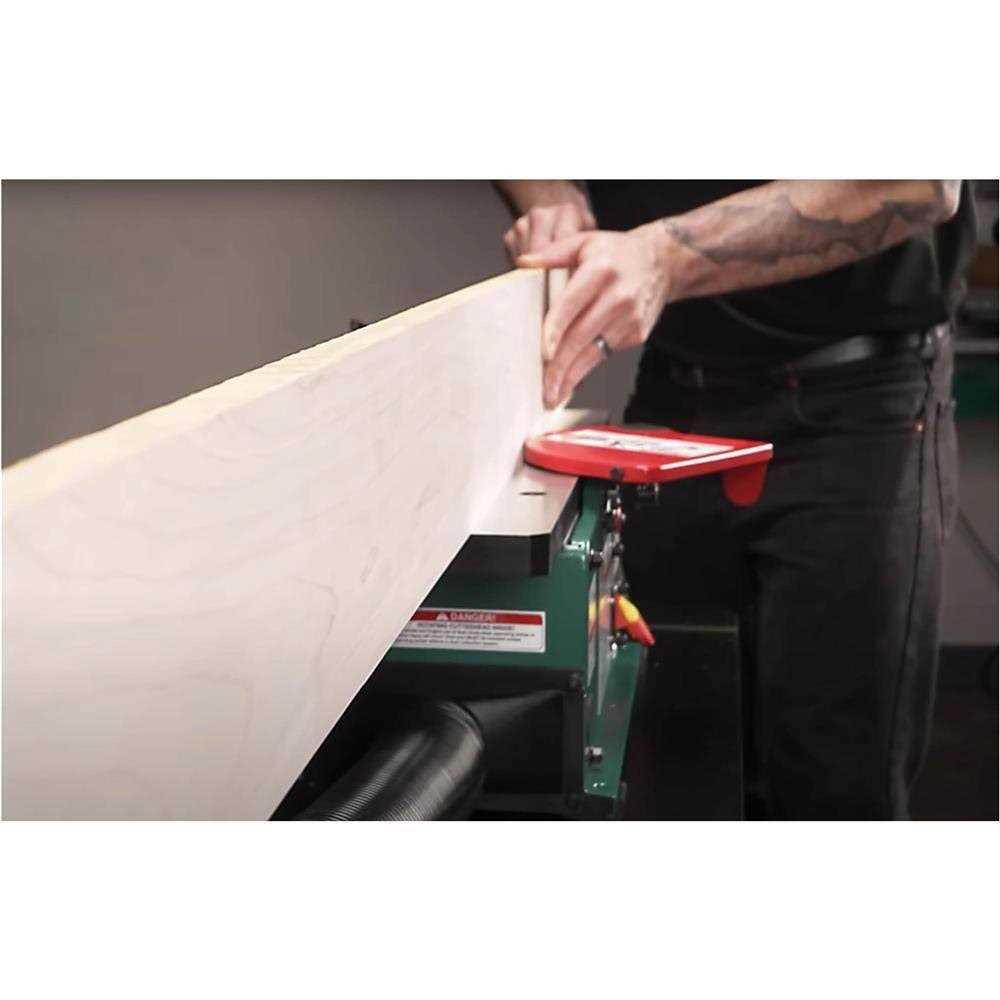 6 Benchtop Jointer with Spiral-Type Cutterhead F538228