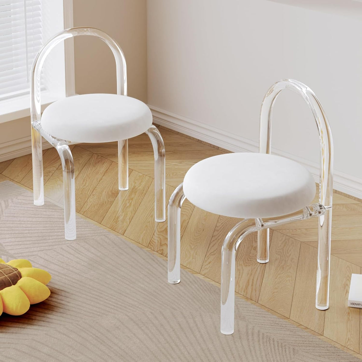 Clear Acrylic Chair P61543