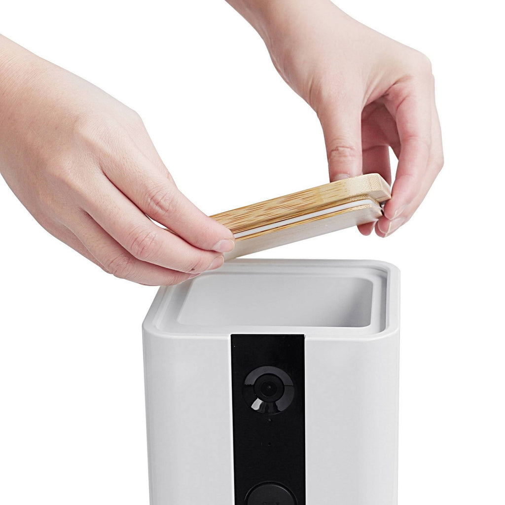 White Pet Treat Dispenser with Camera G86409