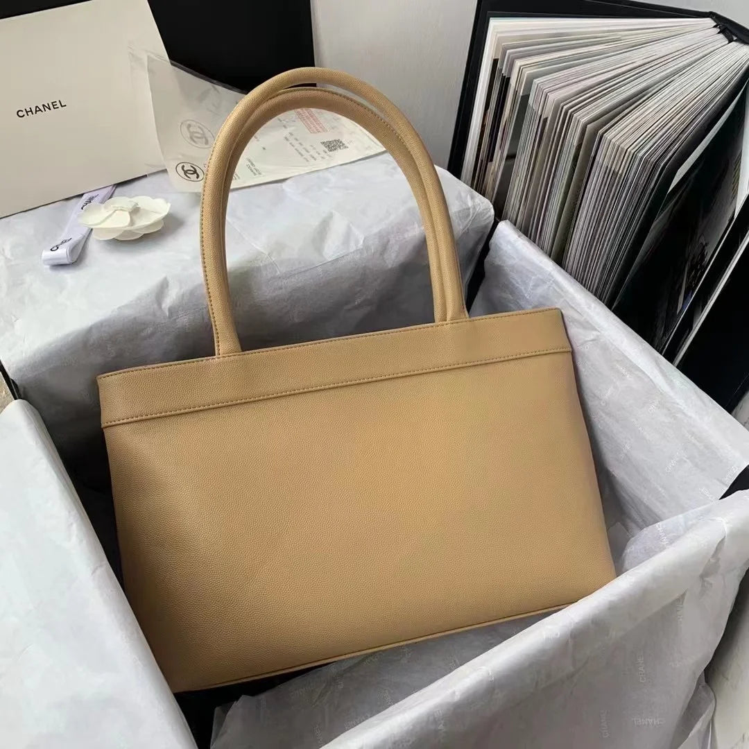 Vintage Caviar East West Beige Tote D9446