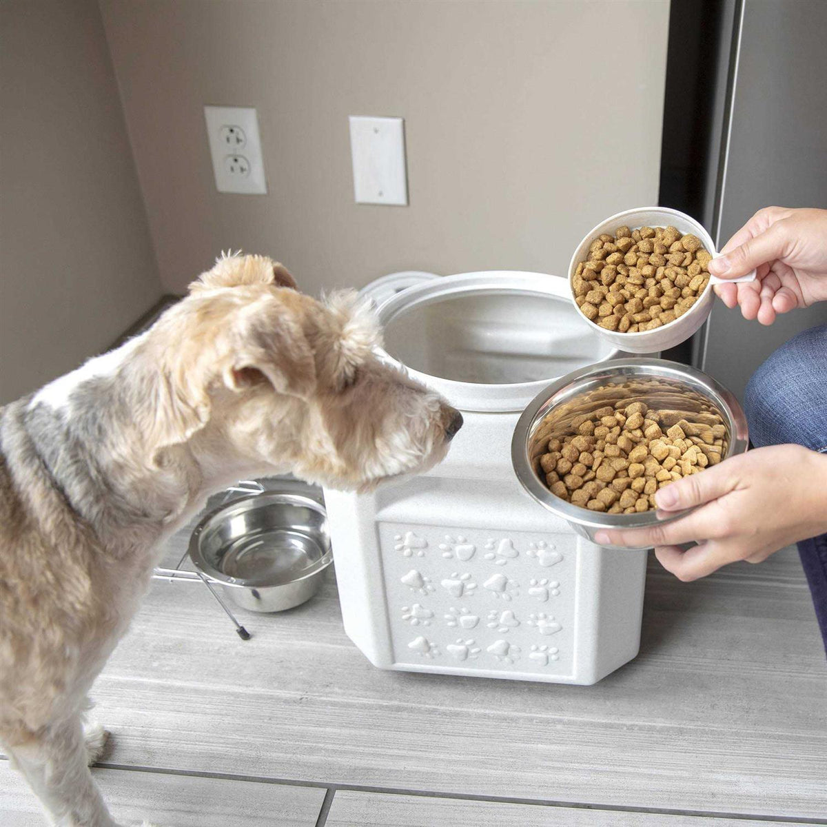 Pet Food Container U20859