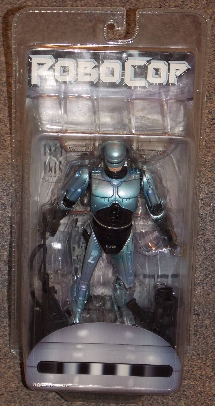 7x22 Ultra Deluxe Figure with Jetpack and Assault Cannon B240596